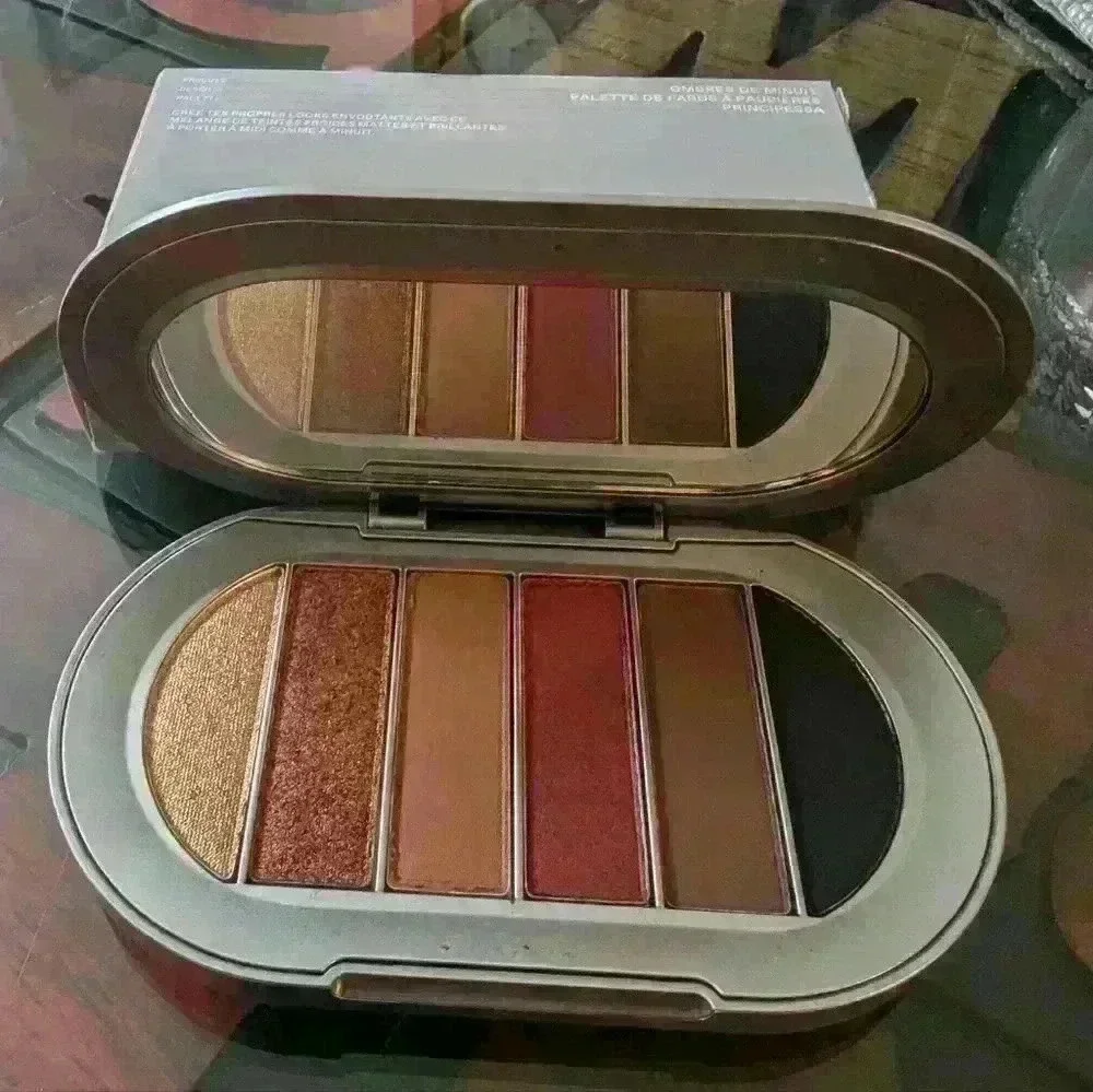 R.E.M.beauty Principessa Eyeshadow Palette in Midnight Shadows